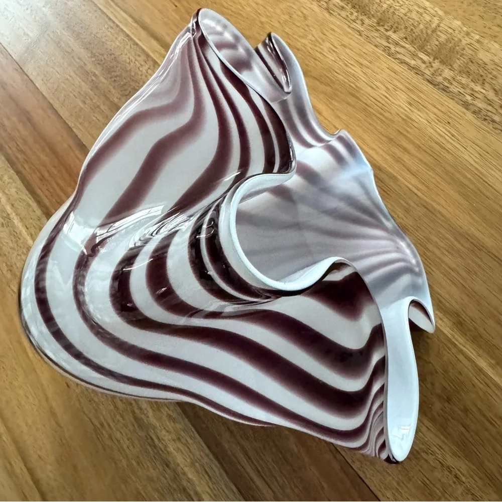 Art Glass Handkerchief Vase Amethyst Swirl